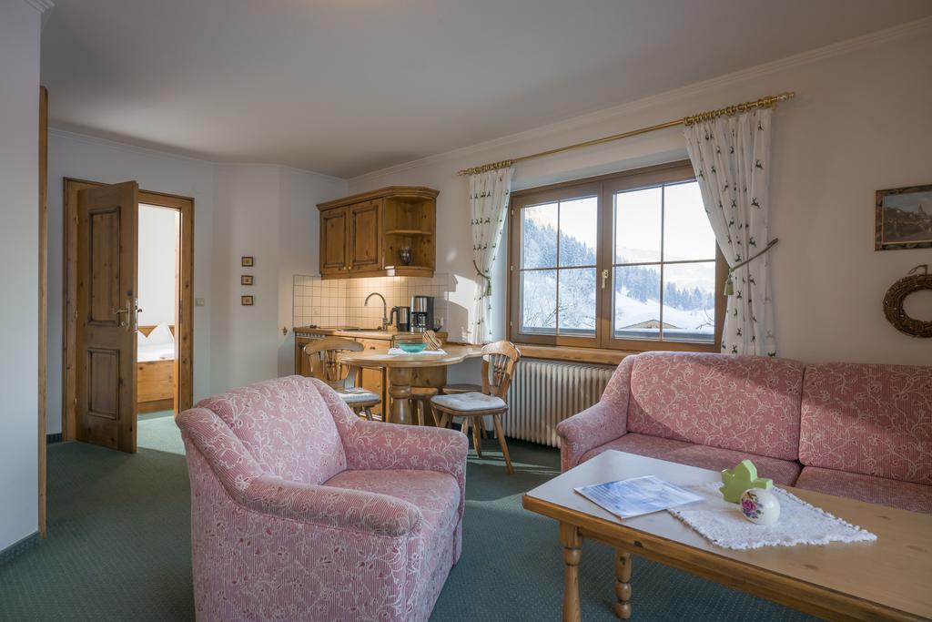 Landhaus Dax Guest House Kössen Екстериор снимка