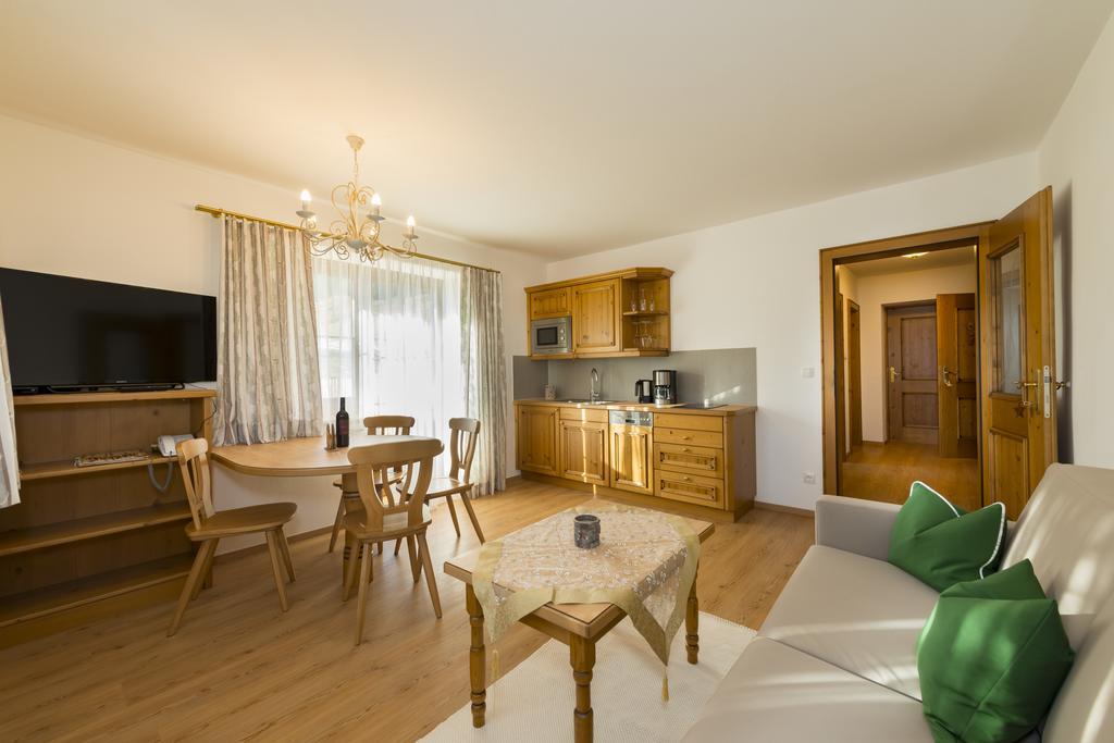 Landhaus Dax Guest House Kössen Екстериор снимка