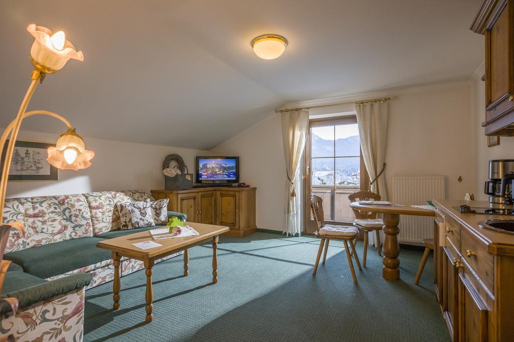 Landhaus Dax Guest House Kössen Екстериор снимка